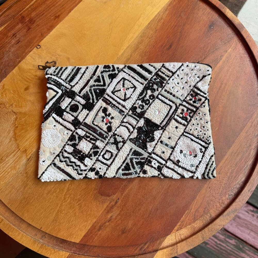 Beaded Black & White Clutch Purse With Geometric Pattern